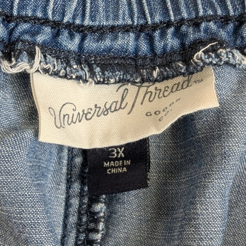 Universal Thread | Causal Denim Shorts | 3X - Picture 2 of 4